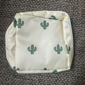 Cactus Print Cream cosmetic/travel pouch